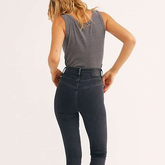 LEVI'S Mile High Booty Super Skinny Jean Black 26